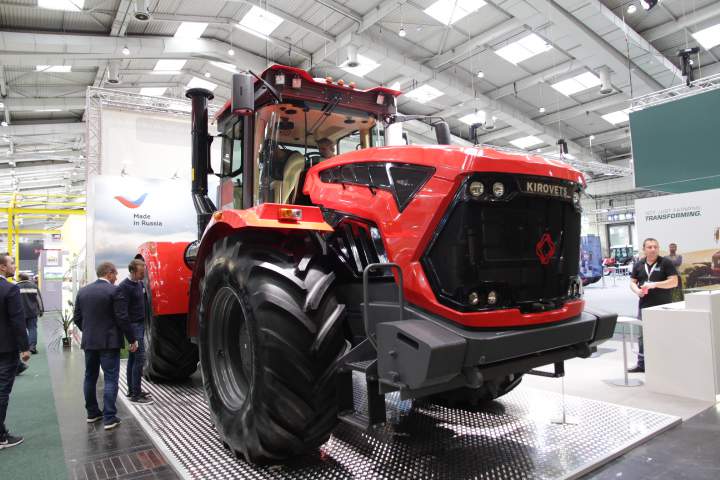 Agritechnica 2019: Kirovetz K-742 M Premium o mocy 428 KM.
