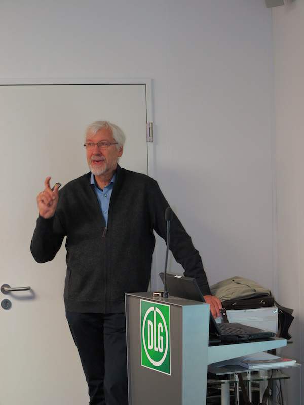 Heinz Roethemeyer przedstawił historię centrum badawczego DLG w Gross Umstadt.