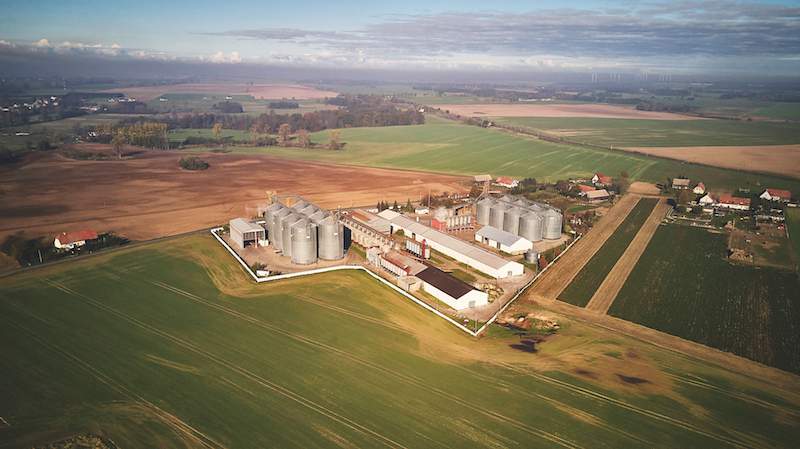 Główny magazyn zbożowy Agrofirmy Witkowo może pomieścić 55 tys. ton ziarna.