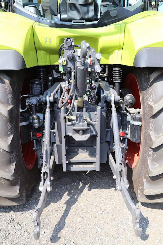 Claas Arion 660.