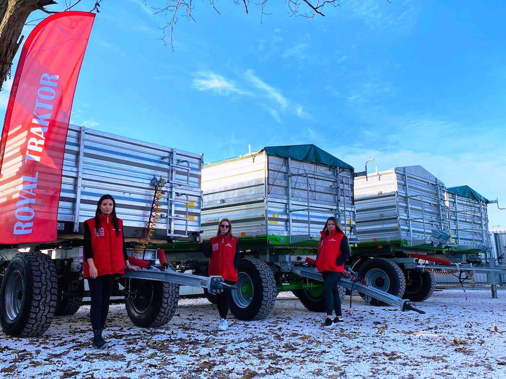 Szeroka ofertę przyczep i rozrzutników Cynkometu zaprezentował węgierski dystrybutor firmy - Royal Traktor