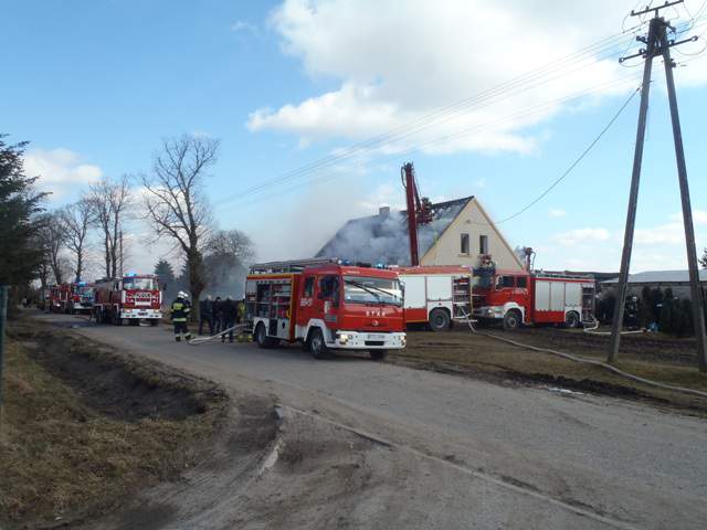 Pożar gospodarstwa w Czernicach. Fot. PSP w Złotowie.