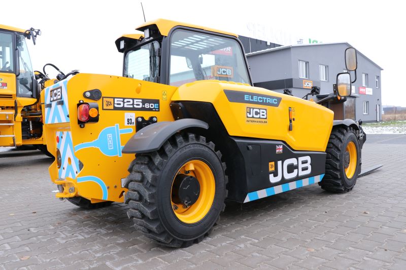 Elektryczna ładowarka JCB 525-60E.