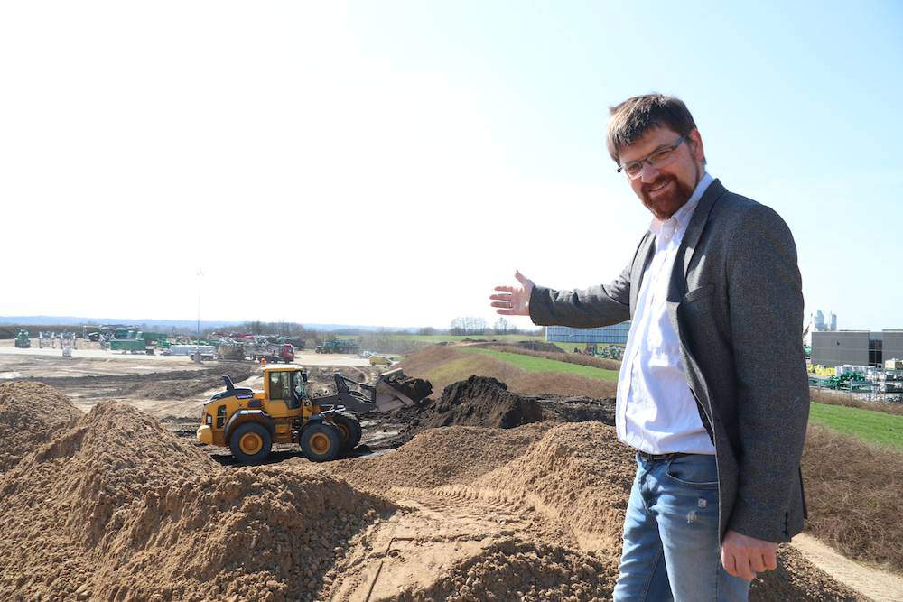 Torben Larsen z niecierpliwością oczekuje na nowe hale magazynowe, które będą gotowe do końca tego roku.