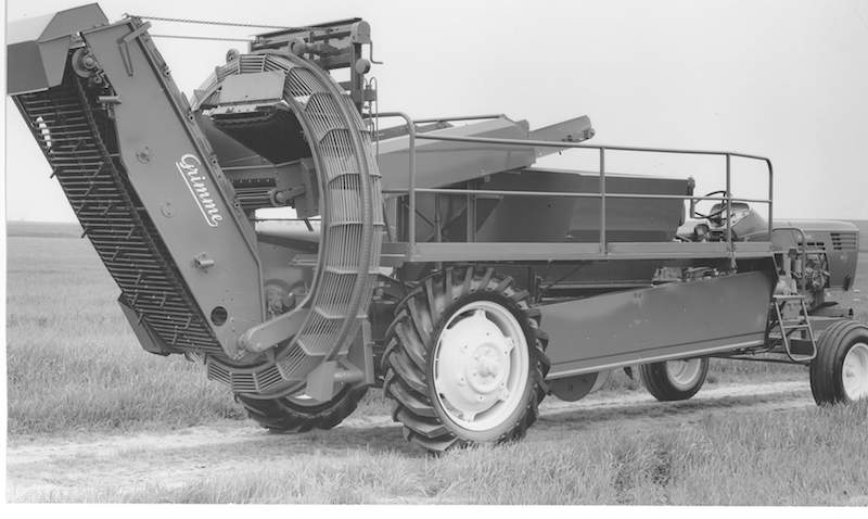Pierwszy samojezdny kombajn Grimme z roku 1969.