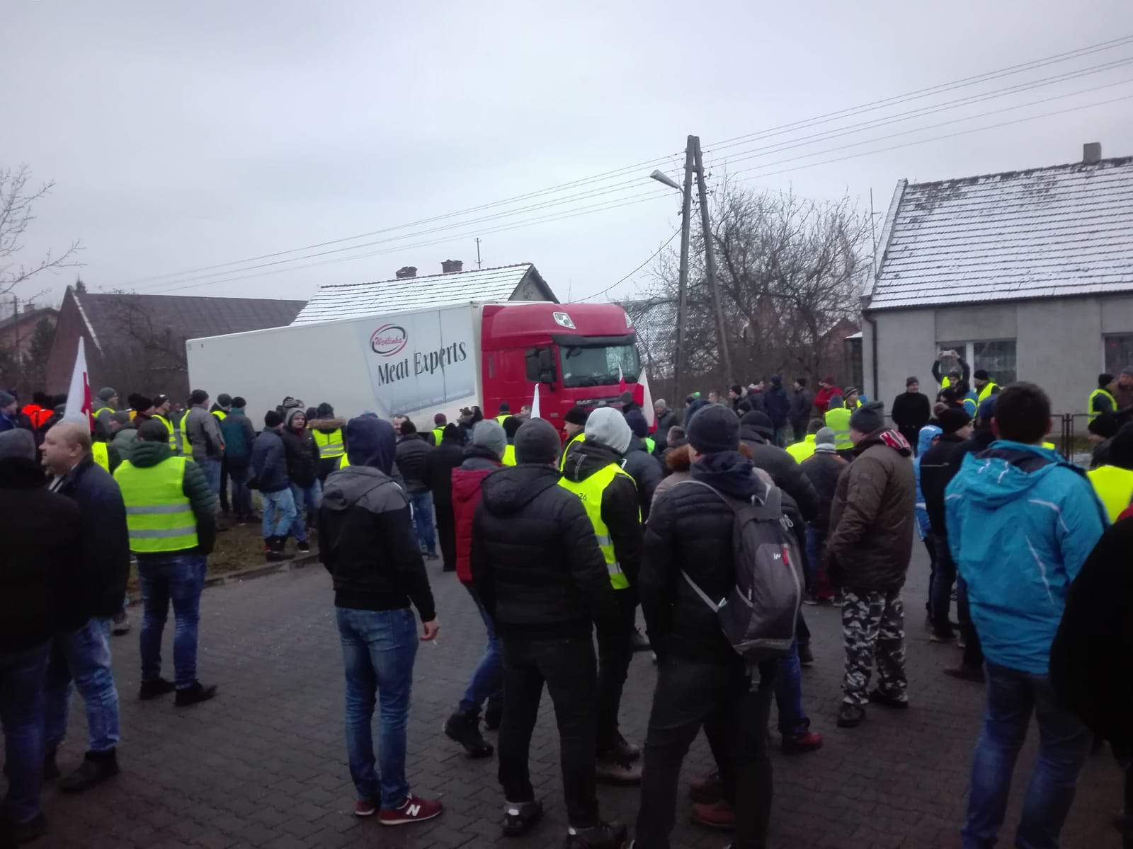 Protest pod zakładem Wędlinka Sp. z o.o. w Wieruszewie