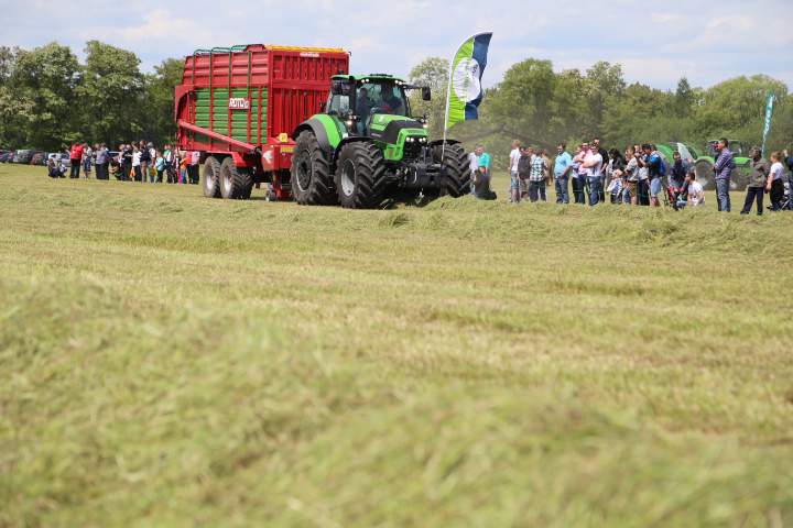 Deutz-Fahr 7250 TTV + Metaltech Roto 10