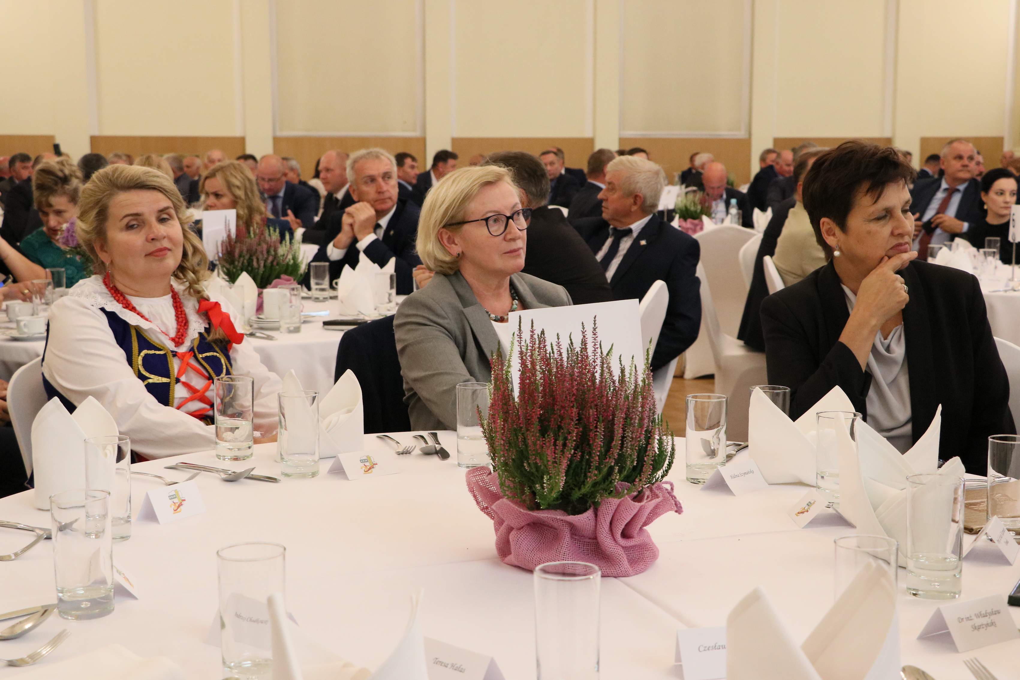 Jolanta Nawrocka, członek Zarządu Krajowej Rady Izb Rolniczych (od lewej), Małgorzata Gośniowska-Kola, prezes KOWR, Halina Szymańska, prezes Agencji Restrukturyzacji i Modernizacji Rolnictwa.
