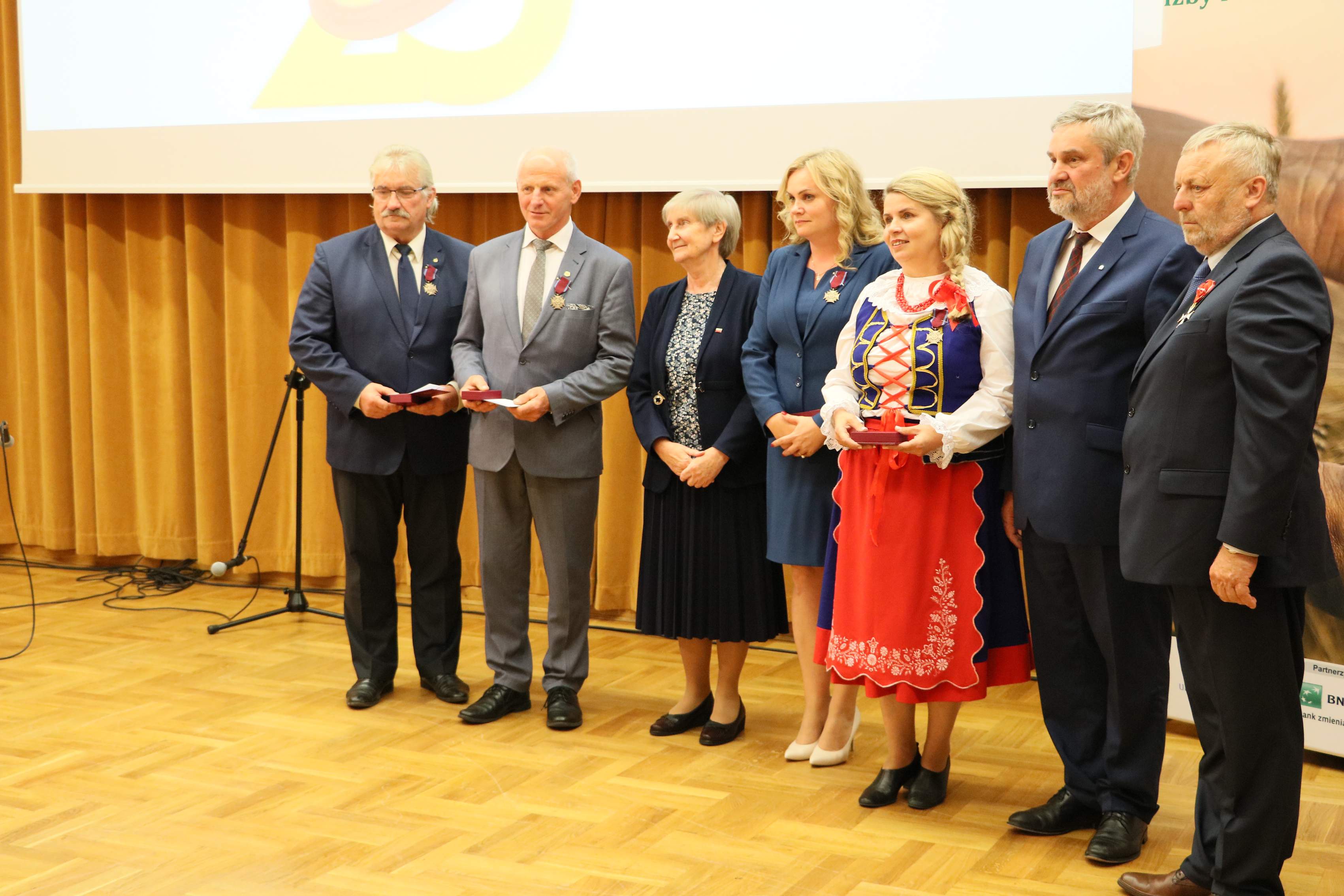 Prezydent RP Andrzej Duda nadał odznaczenia państwowe zasłużonym.