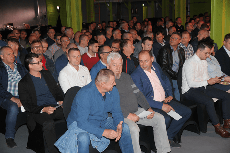 Pracownicy i goście podczas obchodów 140-lecia Cukrowni w Chełmży