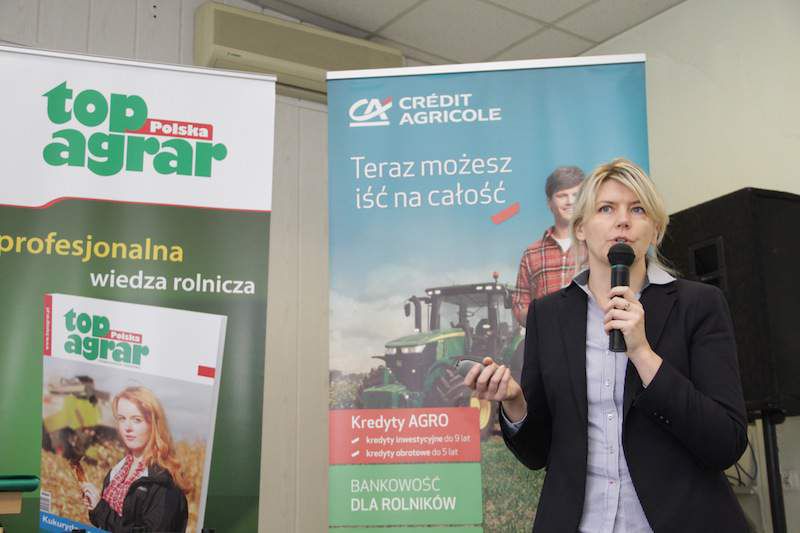 Podczas naszych warsztatów nt. VAT przedstawicielka Credit Agricole prezentowała rolnikom nową ofertę banku.