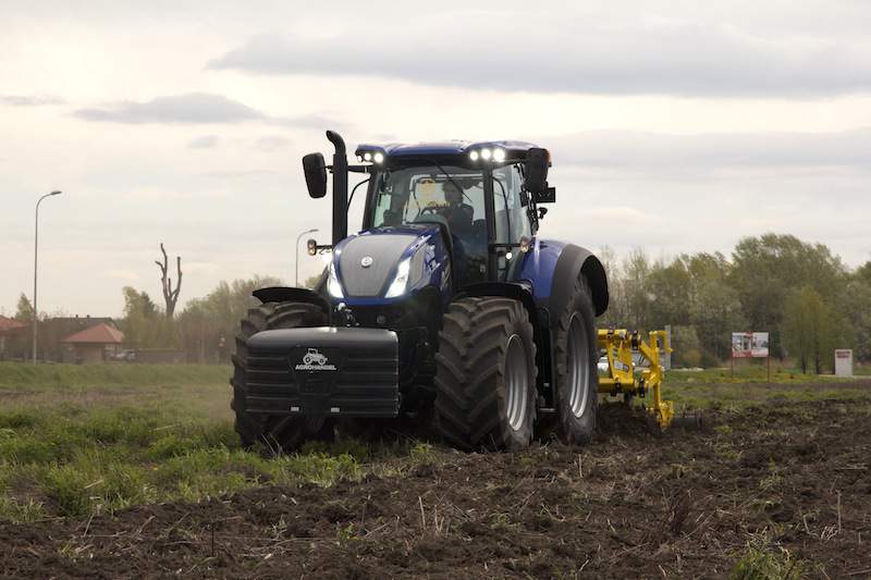 Traktor, choć dopiero wchodzi na rynek, już zyskał prestiżowy tytuł "Machine of the year 2016".