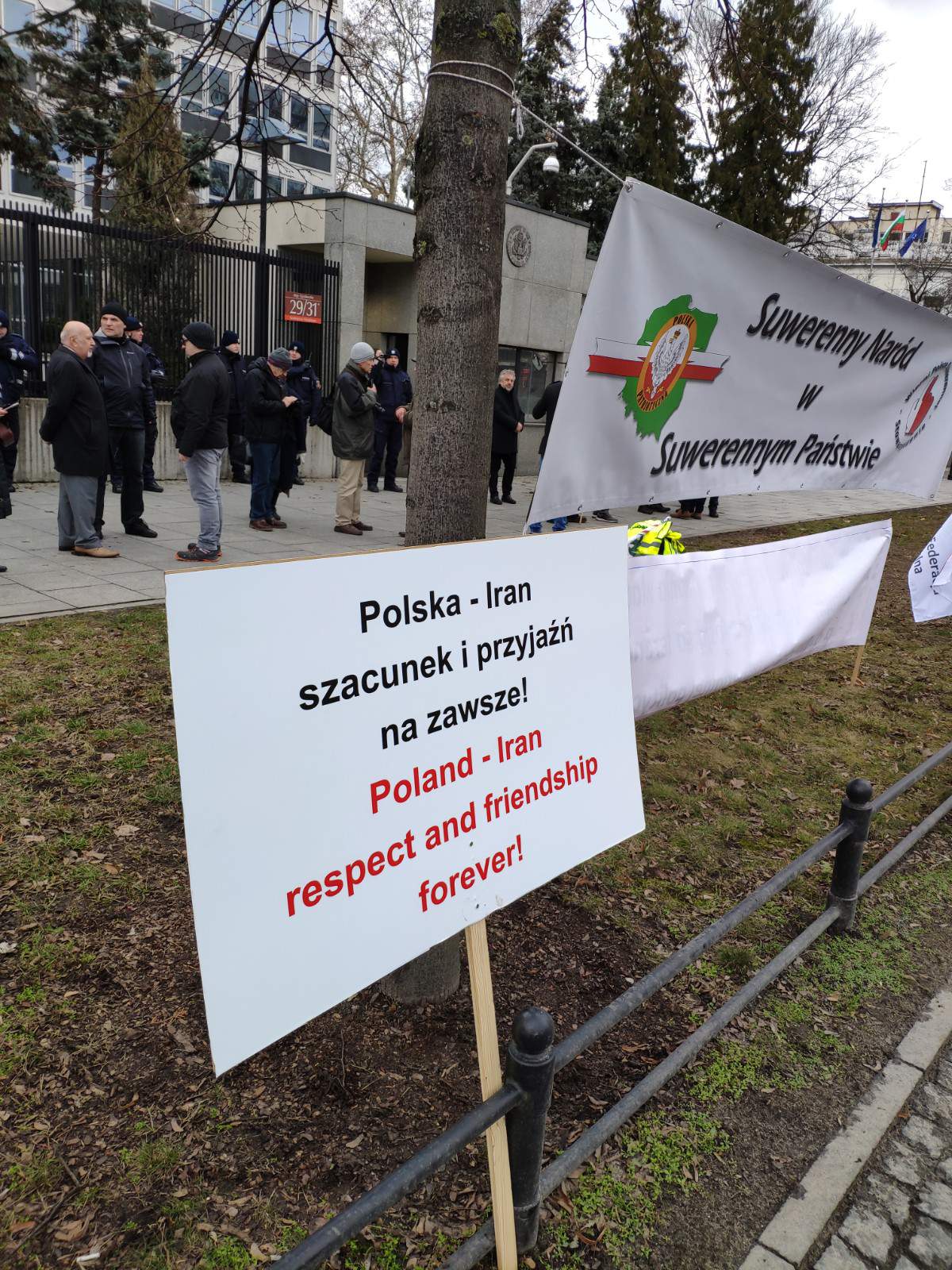 Rolniczy protest pod ambasadą USA w Warszawie