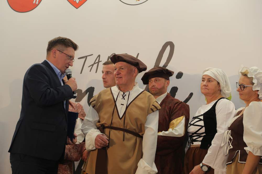 Konkurs „Nasze Kulinarne Dziedzictwo-Smaki Regionów” skupia się identyfikacji i dokumentacji lokalnych i regionalnych wyrobów, osadzonych głęboko w polskiej tradycji i od lat wytwarzanych tymi samymi metodami i według tych samych receptur.