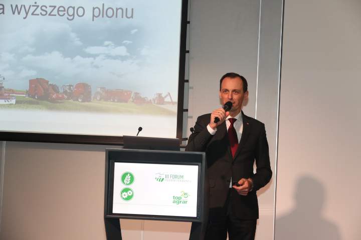 Artur Szymczak, Kuhn.