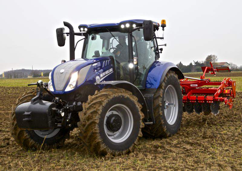 Traktor T6.175 dostepny jest w wersji wyposażenia BluePower.