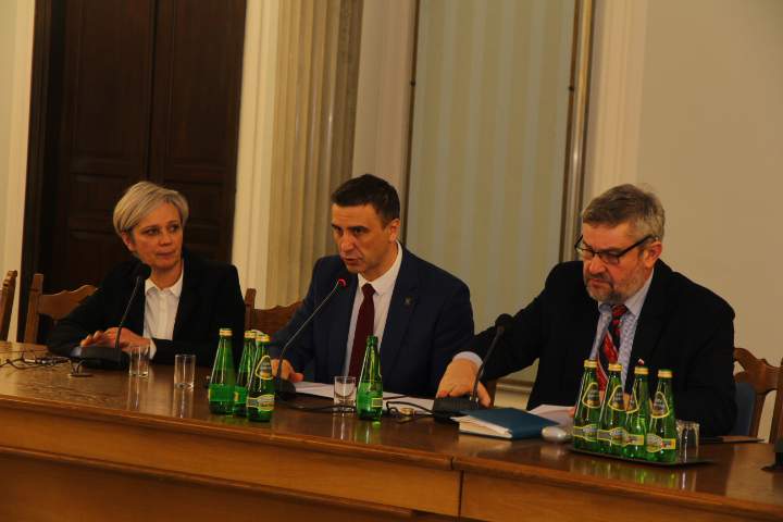 Prezydium Sejmowej Komisji Rolnictwa i Rozwoju Wsi. Od lewej: Dorota Niedziela, Jarosław Sachajko i Jan Krzysztof Ardanowski.