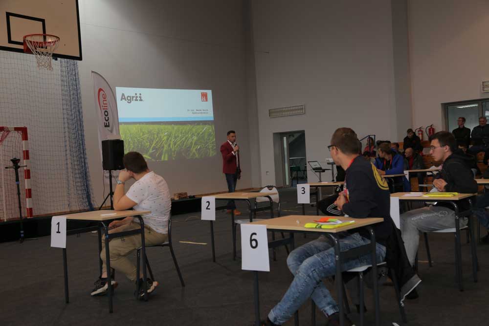 Pierwszym etapem konkursu był test wiedzy o BHP w pracach rolniczych.
