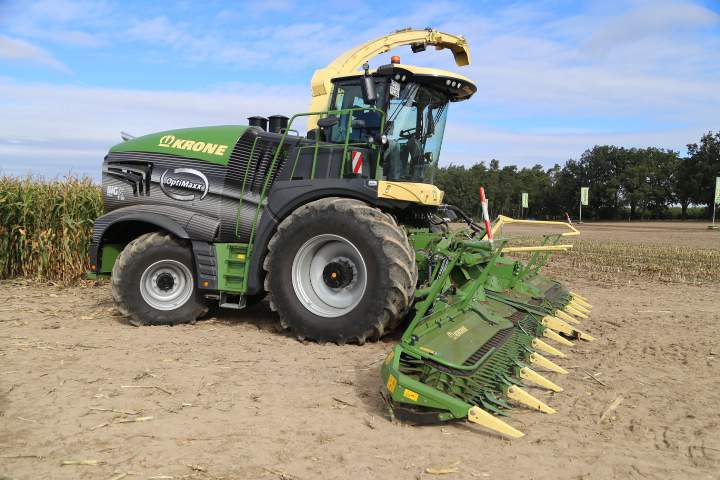 Obecnie Krone oferuje dwanaście modeli sieczkarń w trzech seriach.