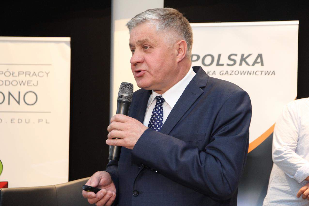 Krzysztof Jurgiel apelował o zaangażowanie całego rządu w projekt rozwoju OZE na wsi.