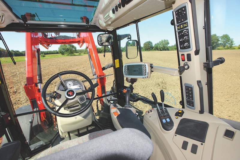 Massey Ferguson 5713 SL Dyna6.
