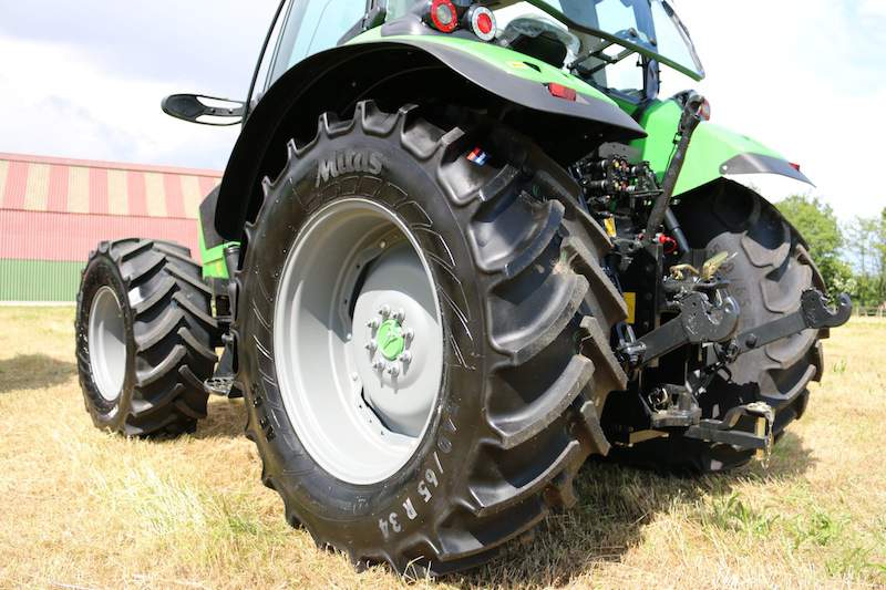 Światowi producenci maszyn rolniczych zaczęli stosować opony Mitas Premium jako pierwsze wyposażenie nowego sprzętu zastępując tym samym ogumienie Continental. 