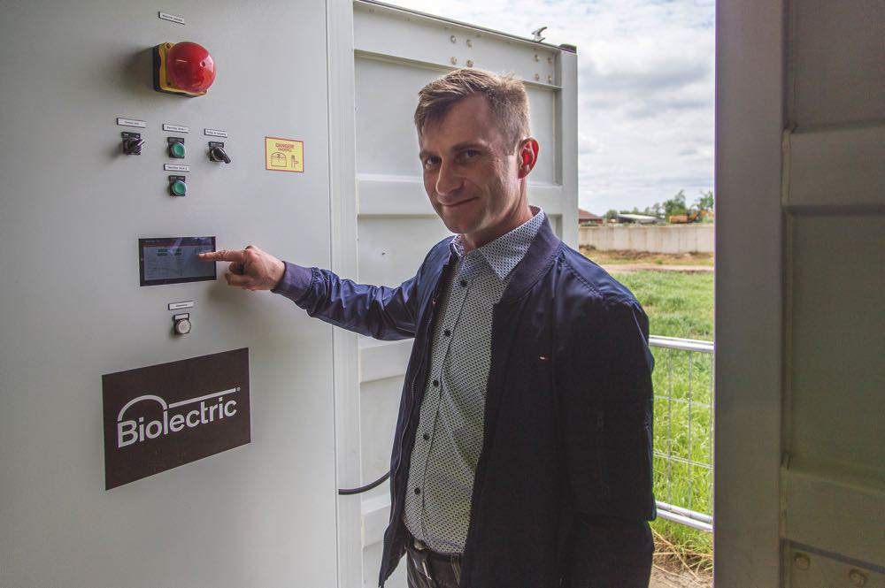 Piotr Kubiak zainwestował w biogazownię, by zmniejszyć koszty prowadzenia gospodarstwa i zagospodarować gnojowicę.