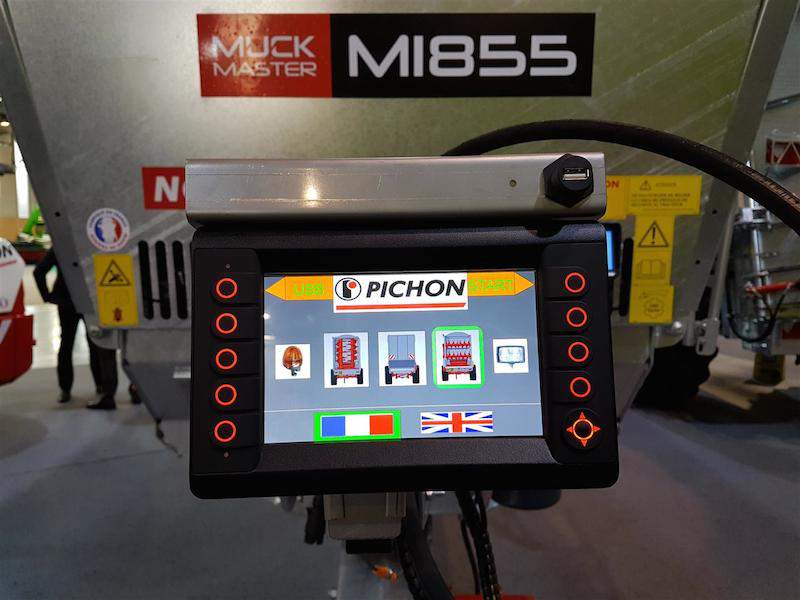 Pichon wyposaży gamę rozrzutników obornika w nowy kontroler DPAE.