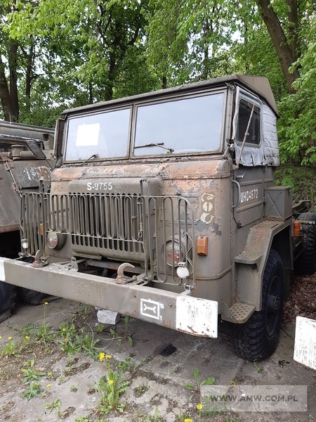 Podwozie specjalne STAR 660M2 (brak wyciągarki, brak lusterka, urwane przednie prawe koło, rok produkcji: 1984, cena: 7 000 zł)