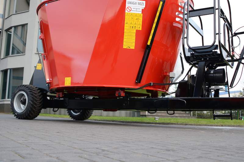 Metaltech wprowadziła linie wozów Compact z osią wyniesioną poza obrys zbiornika.