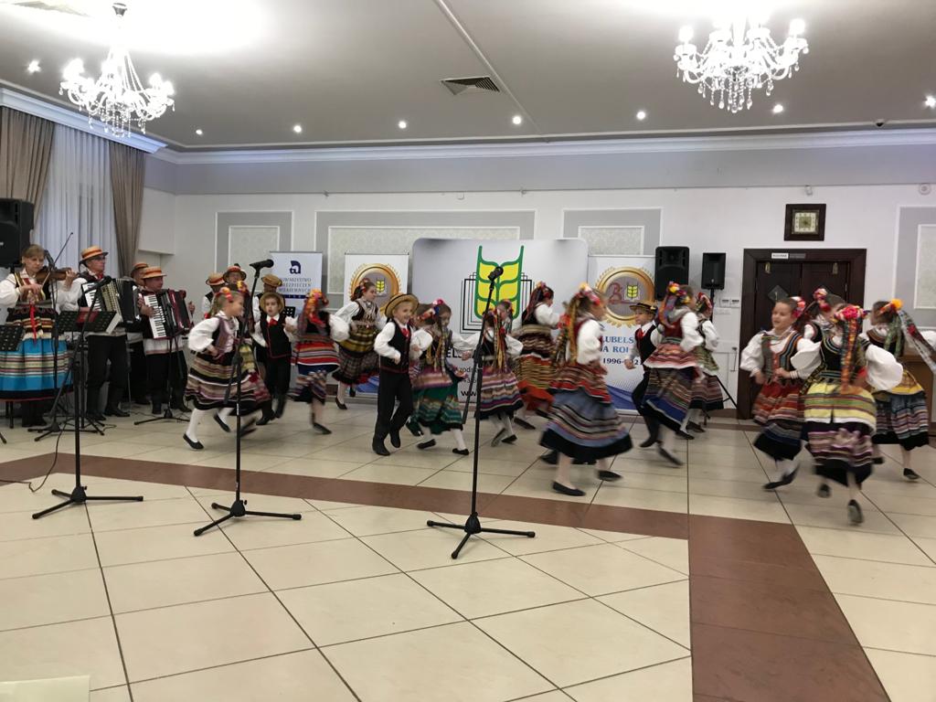 Uroczystości uświetnił Zespół Pieśni i Tańca „Dąbrowica” z Jastkowa na Lubelszczyźnie.