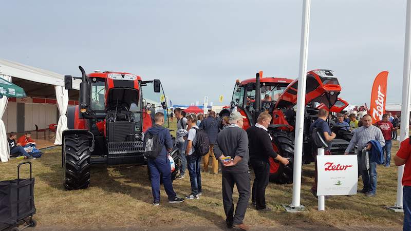 Na powierzchni 1250 m2 w trakcie targów Agro Show firma Zetor prezentowała traktory z linii Major, Proxima, Forterra i Crystal.