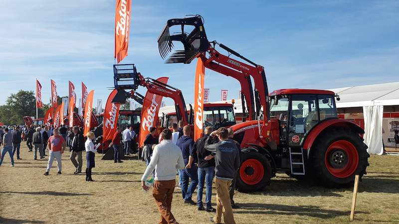 Na powierzchni 1250 m2 w trakcie targów Agro Show firma Zetor prezentowała traktory z linii Major, Proxima, Forterra i Crystal.