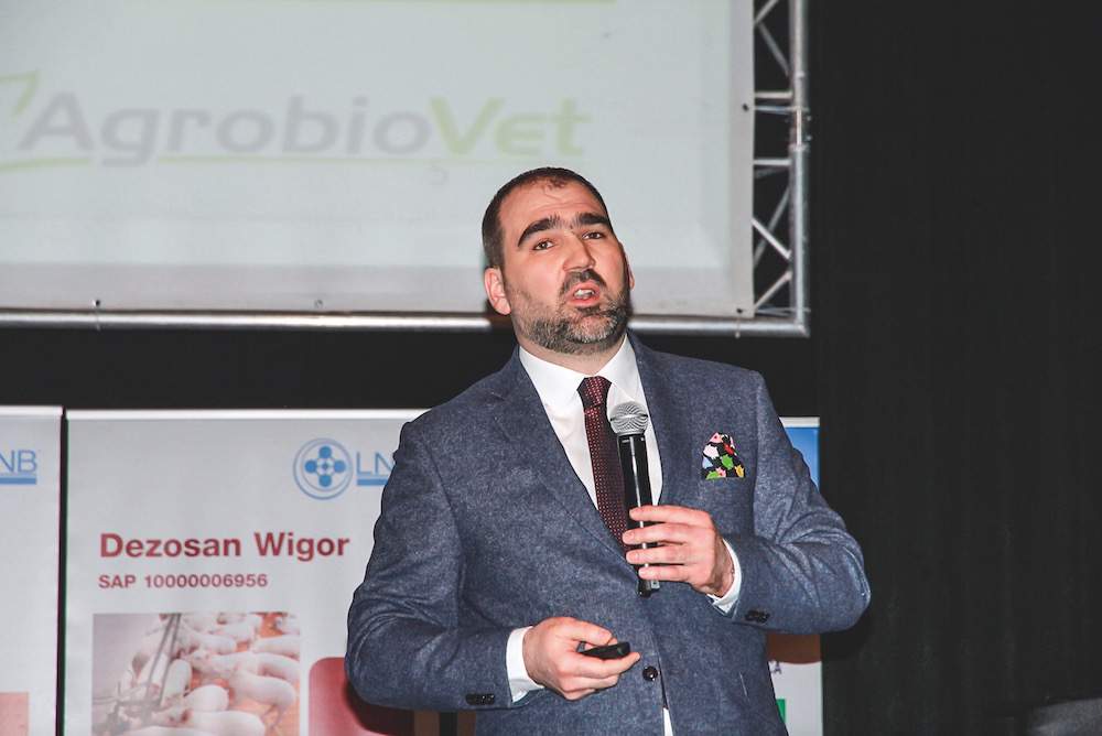 Dr Karol Wierzchosławski apelował o wprowadzenie solidnej bioasekuracji chlewni.