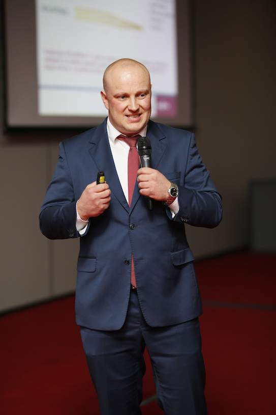 Łukasz Bojkowski, dyrektor działu wsparcia technicznego Syngenta podczas wystąpienia.