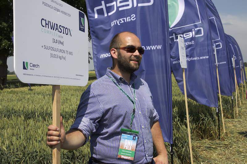 Strategię odchwaszczania pszenicy omówił Bartosz Waniorek.