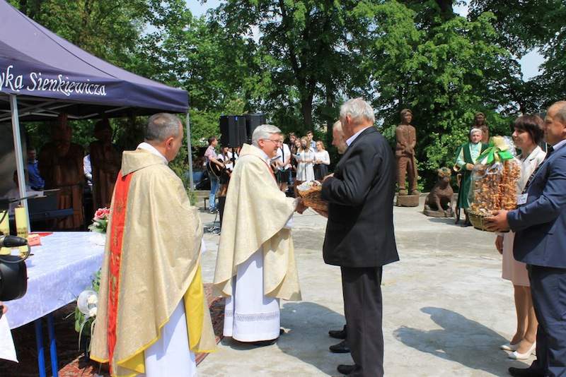 Obchody 35-lecia NSZZ RI „Solidarność” w Woli Okrzejskiej w gminie Krzywda w pow. łukowskim (woj. lubelskie).