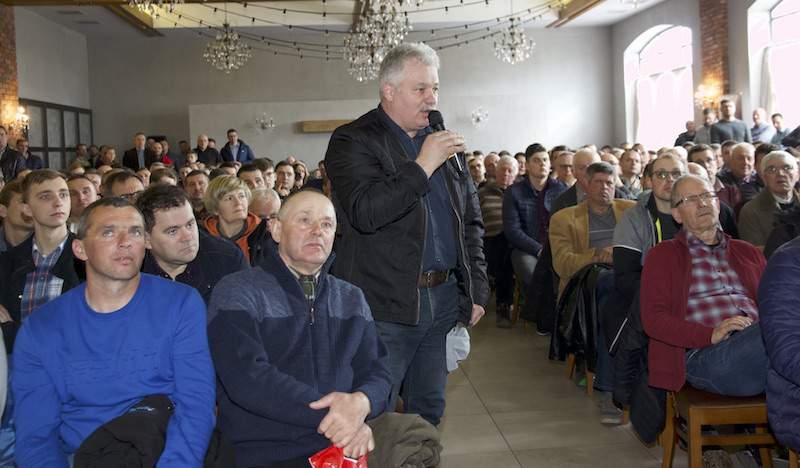 Konferencja w Młodzikowie dotycząca uprawy pasowej gleby, która może być jedną ze skutecznych metod podczas suszy
