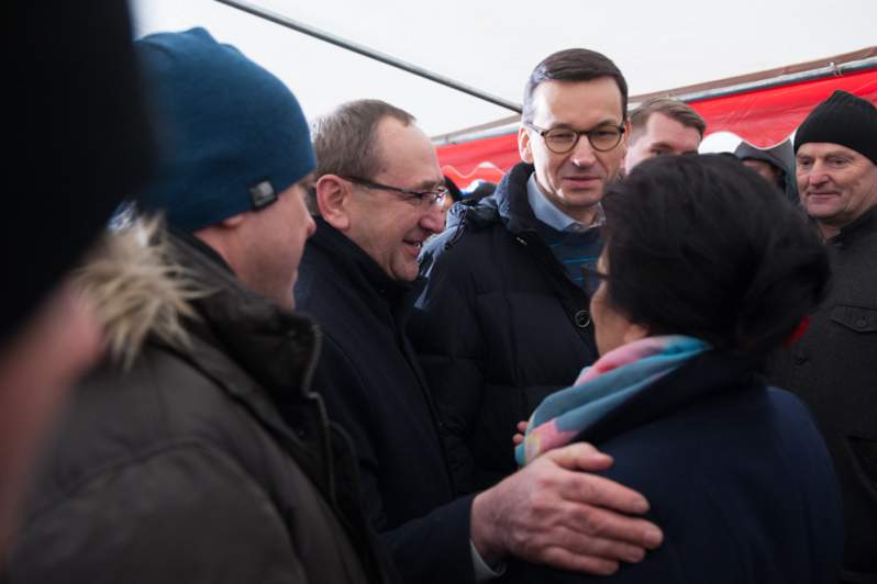 Premier Morawiecki odwiedził oborę na Podlasiu