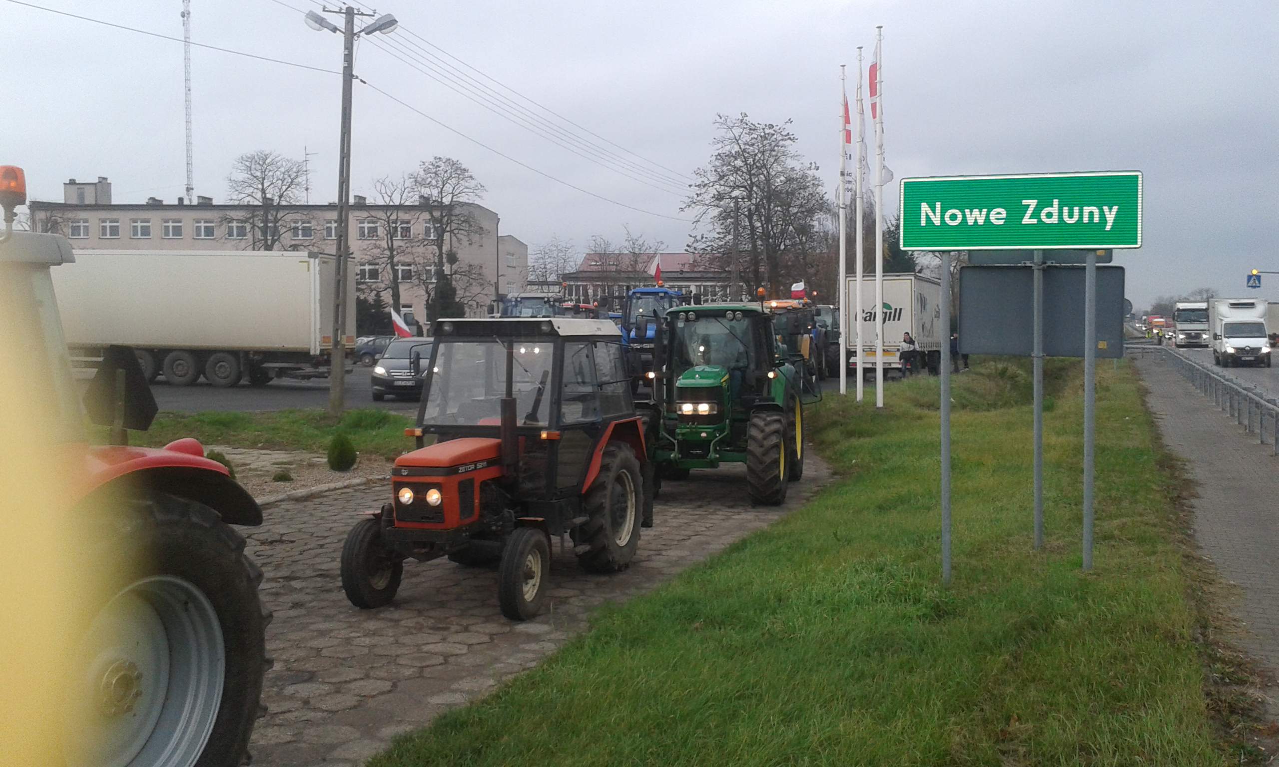 Protest rolników Agrounii trasa Błędowo - Łowicz (Fot. Rafał Gawroński)