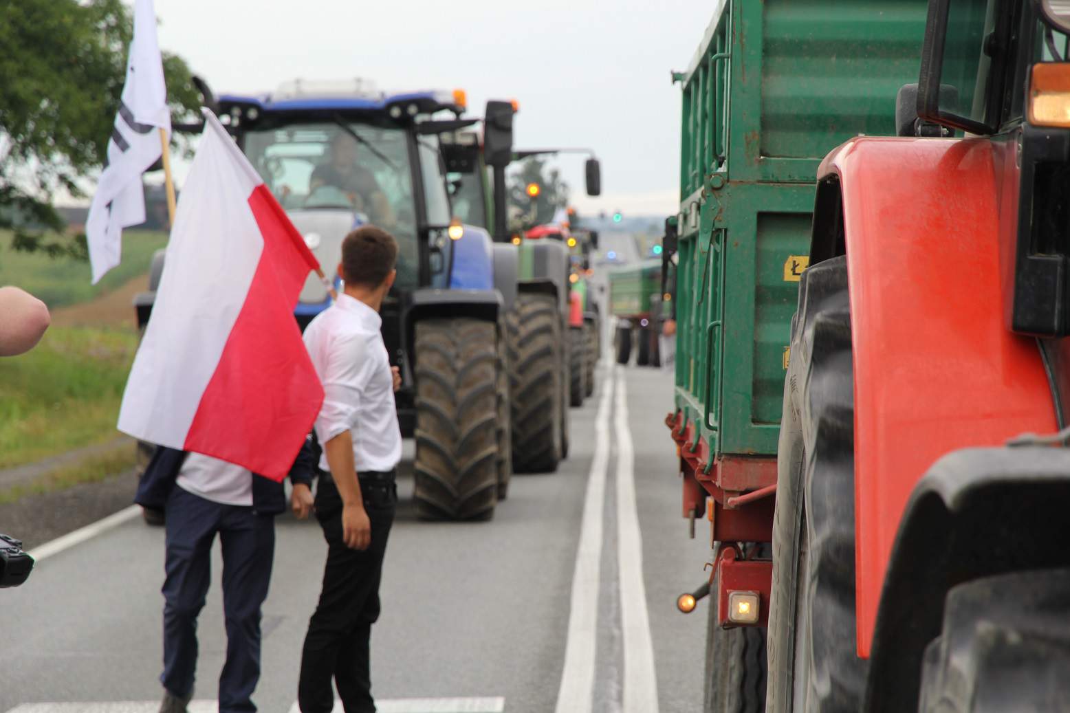 Trwa protest AgroUnii w Rękoraju! Ciągniki blokują rondo przy A1