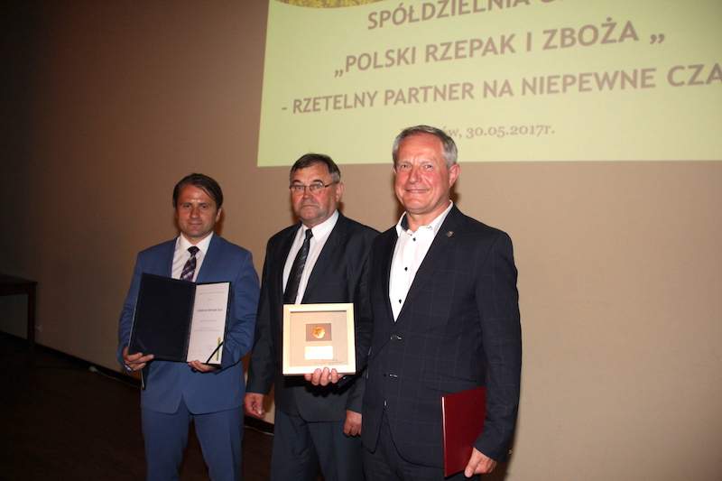 Towarowi producenci rolni i przetwórcy zawitali dziś do Prószkowa k. Opola na konferencję zorganizowaną przez Spółdzielnię „Polski Rzepak i Zboża”.