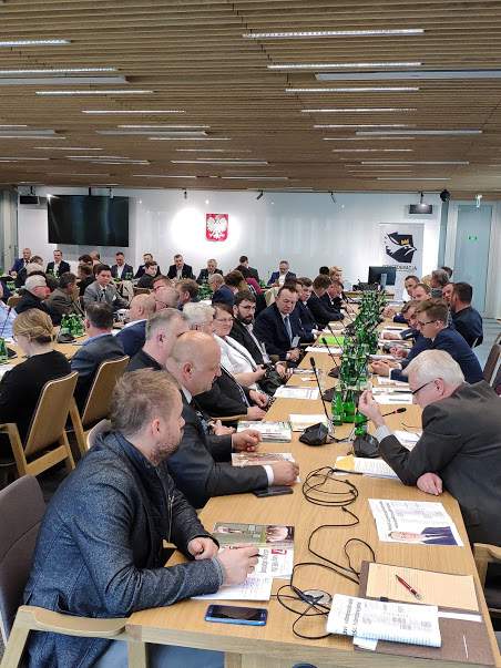 Ustawa odorowa - ostra dyskusja w Sejmie. Organizacje rolnicze przemówiły jednym głosem przeciwko projektowi!