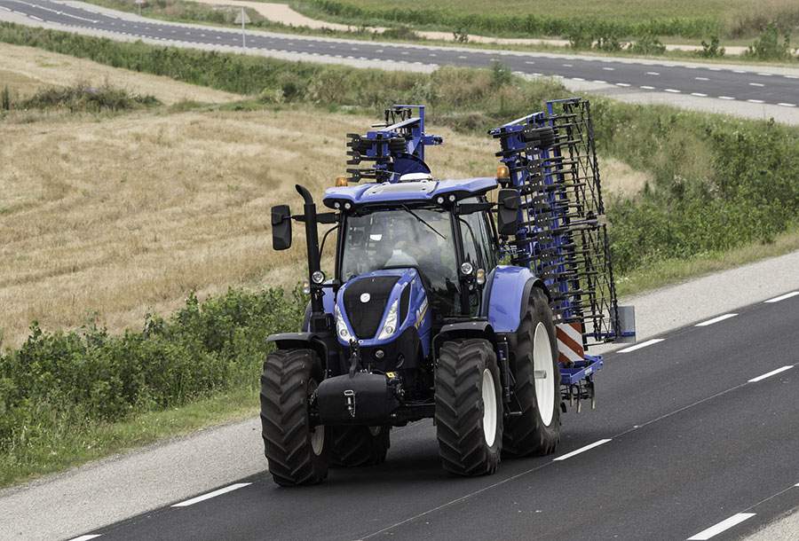 Poza wersją T7.165 o mocy maksymalnej 165 KM w ofercie producenta znajdziemy modele T7.175, T7.190, T7.210 i T7.225 o mocy maksymalnej do 225 KM.