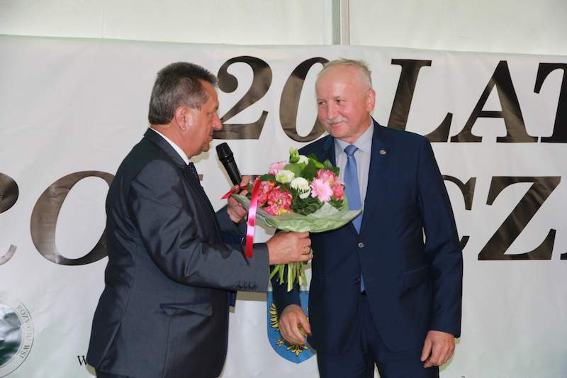 Gratulacje od najbliższego sąsiada prezesa Śląskiej Izby Rolniczej Romana Włodarza. 