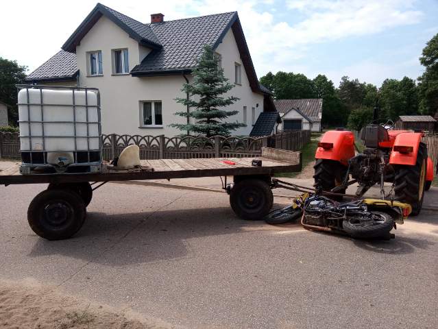 Ostrołęka: wypadek ciągnika rolniczego z motocyklem