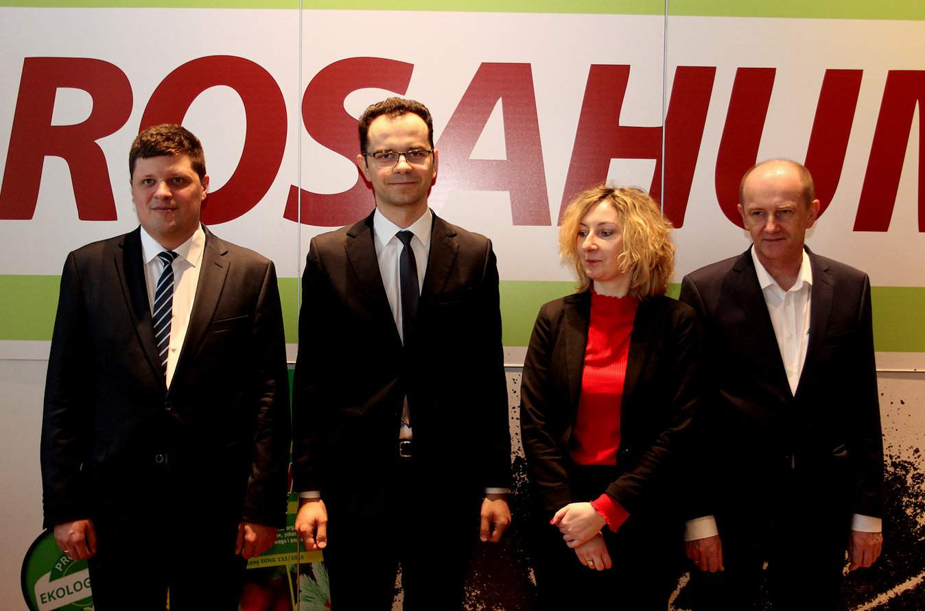 Firma Agrosimex na konferencji w Małej Wsi przedstawiła ofertę swoich produktów na sezon 2020. Na zdjęciu od lewej: Jędrzej Pytkowski, Piotr Barański, Justyna Pacześna-Mikurenda oraz Krzysztof Zachaj